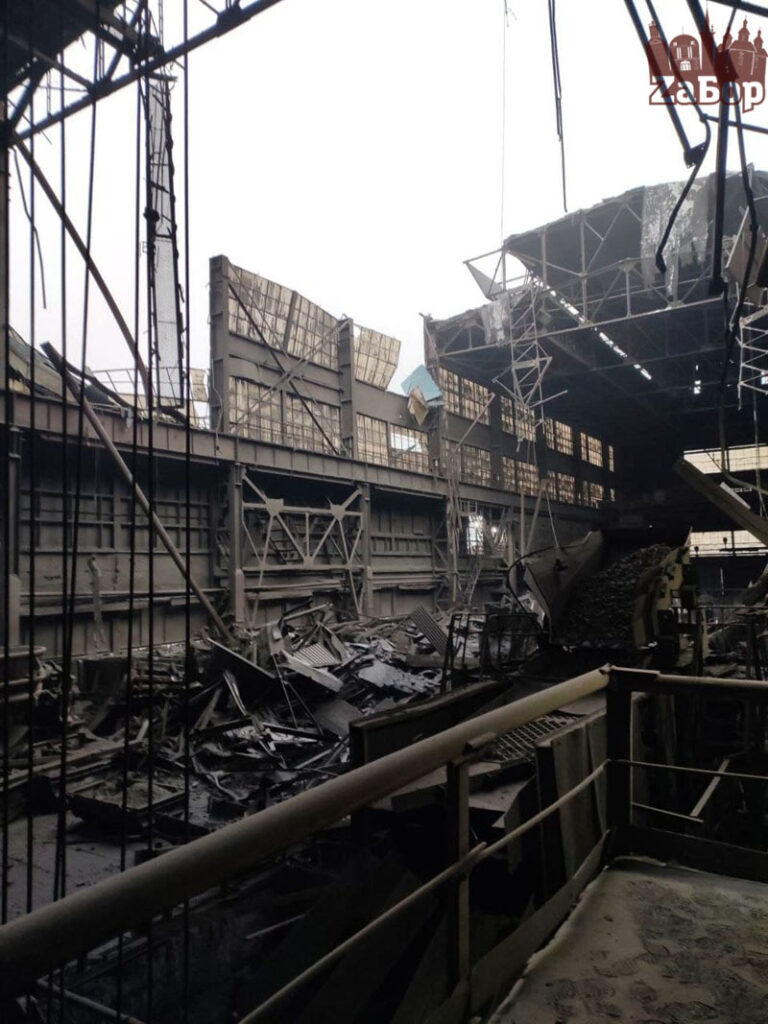 В Запорожье произошло ЧП на Ферросплавном заводе, – фото