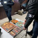 В Запорожской области разоблачили торговлю старинными иконами с РФ