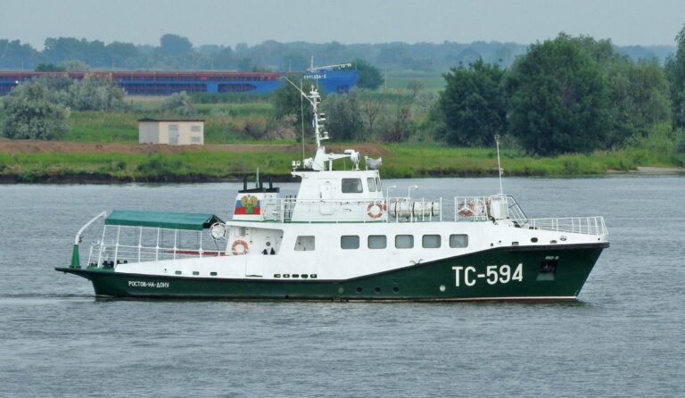 Военно-морская база в Бердянске получила новый водный транспорт