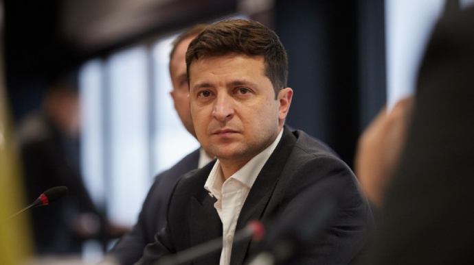 Президент Украины не намерен продавать иностранцам акции “Мотор Сичи”