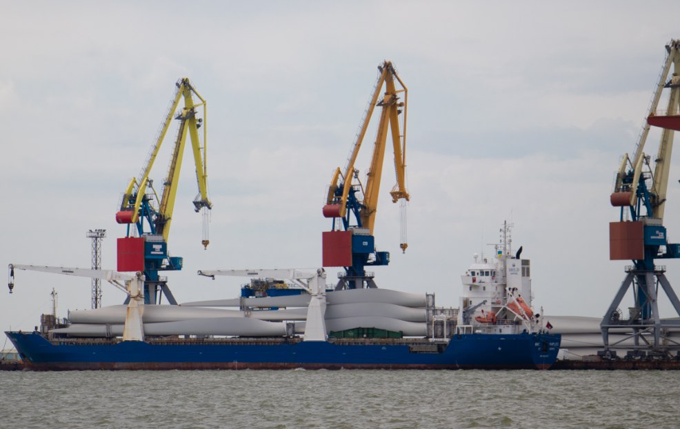 В порту Бердянска из-за штормовой погоды ограничили грузовые операции