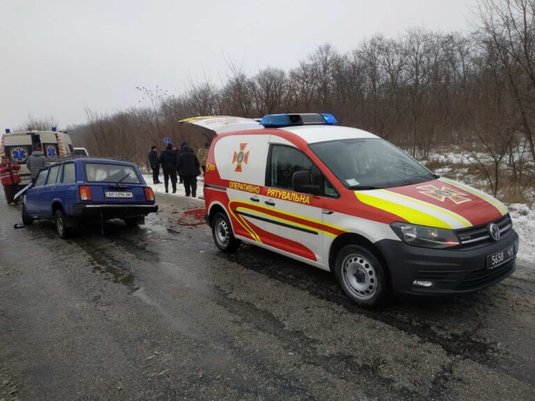 ДТП на трассе “Запорожье-Донецк”: водителя зажало конструкциями
