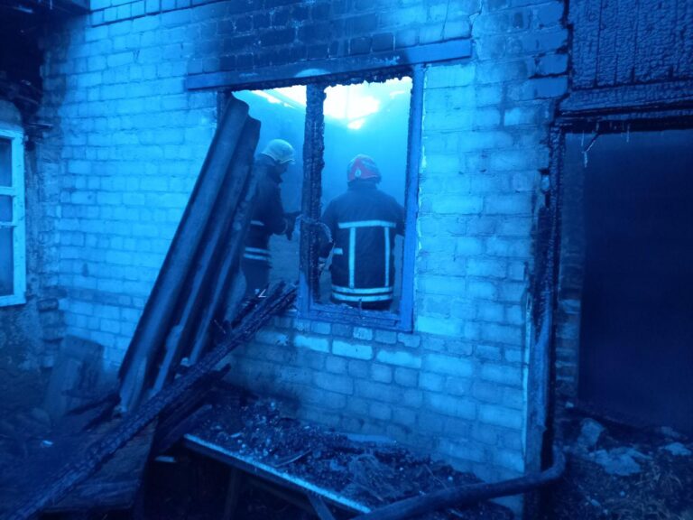 В Запорожской области ночью горел жилой дом, – ФОТО
