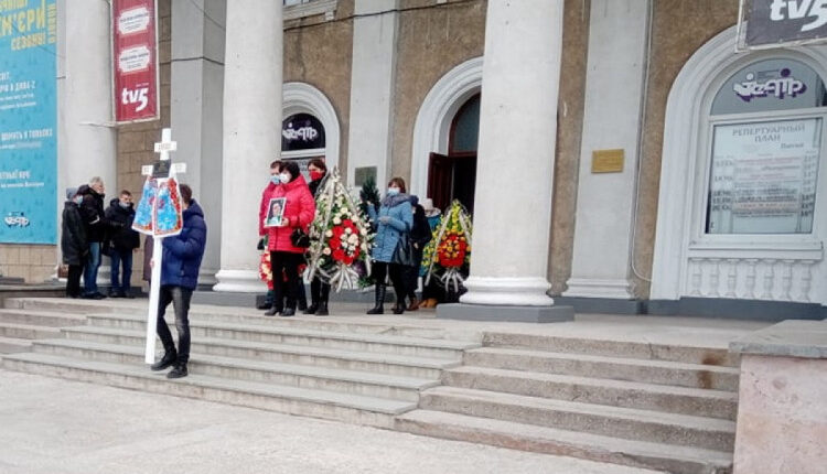 В Запорожье похоронили двух погибших при пожаре в инфекционной больнице