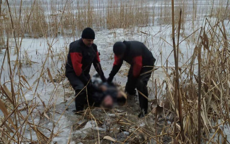 В Запорожской области водолазы вытащили из воды тело 81-летнего мужчины