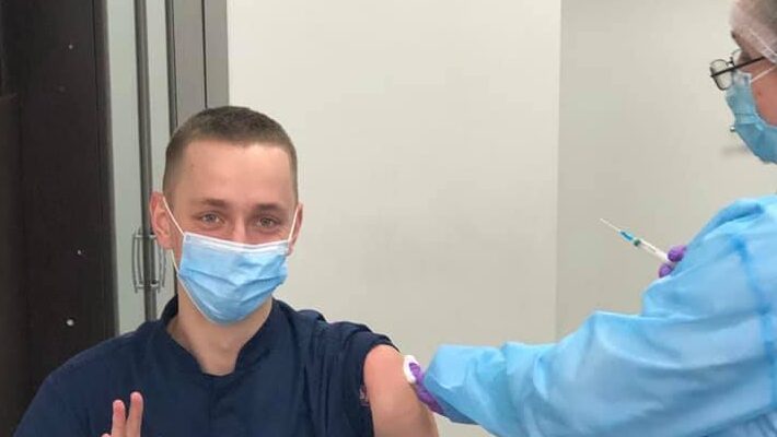 В Запорожье вакцинировали команду врачей Перинатального центра