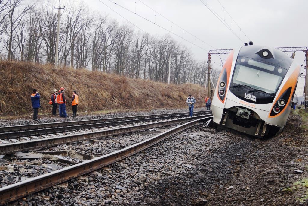 Спасатели ликвидировали последствия ЧП с поездом Интерсити “Киев-Запорожье”