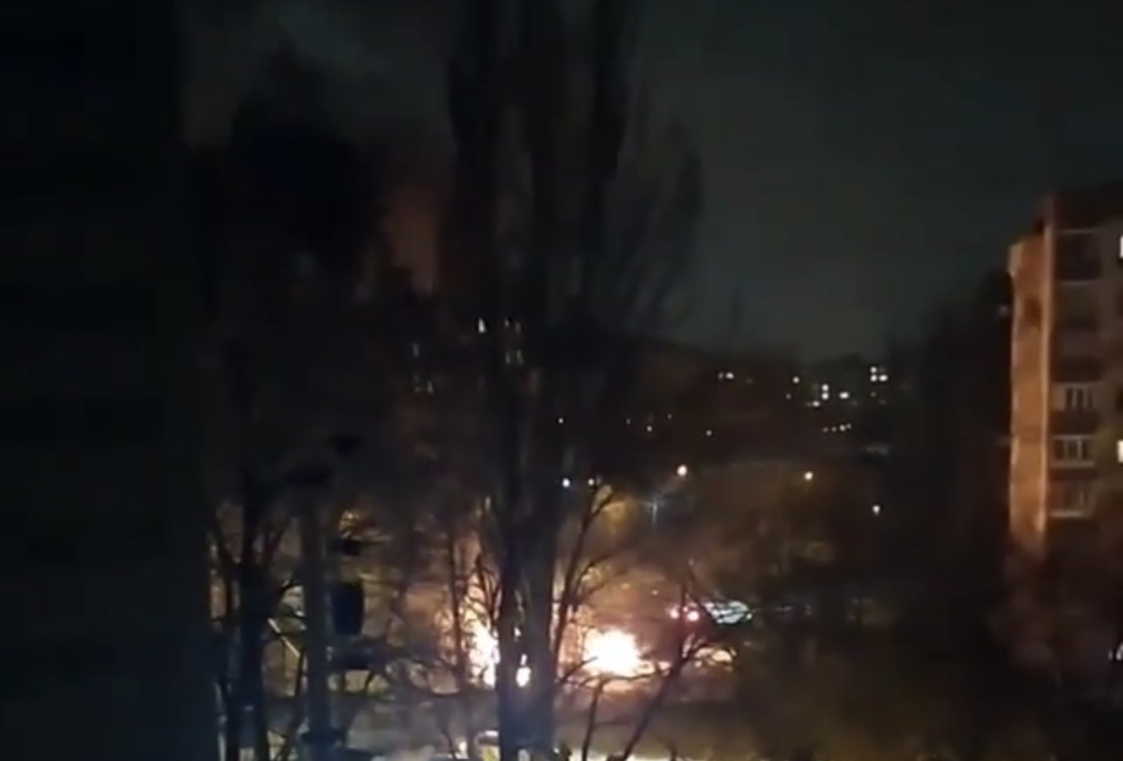 Ночью в Запорожье сгорело три машины