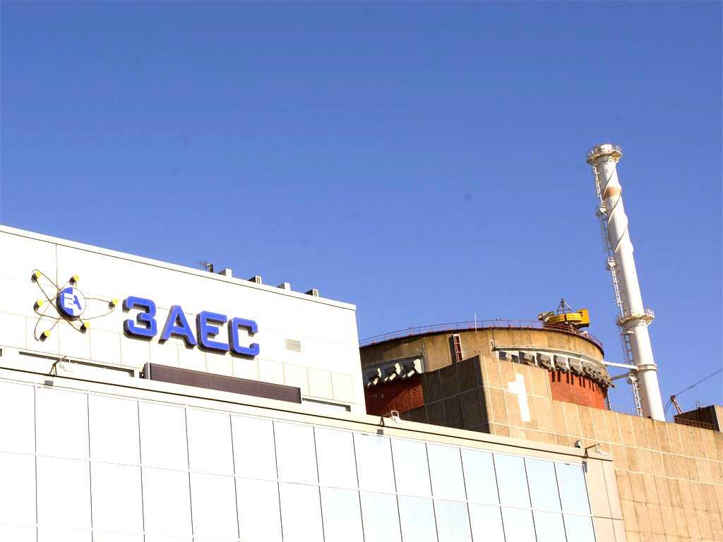 В МАГАТЭ потеряли связь с Запорожской АЭС: персонал находится под давлением войск рф