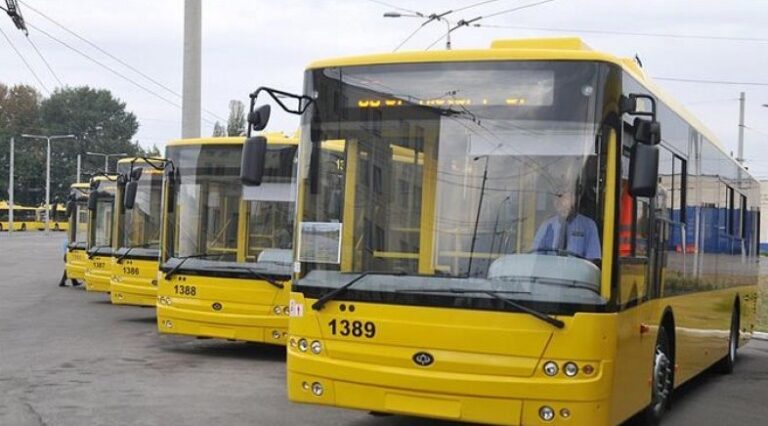 В курортному місті Запоріжжя запровадили проїзд у громадському транспорті за спецперепустками
