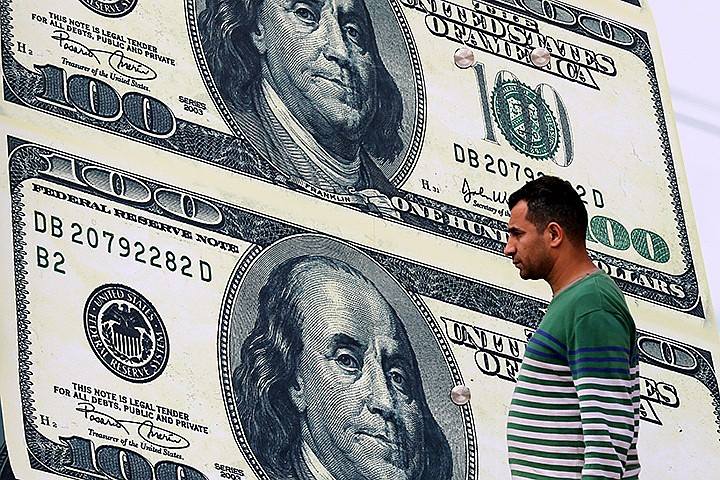 “ПриватБанк” в Запорожье будет принимать старые доллары