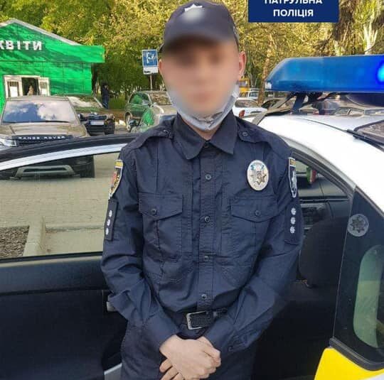 У Запоріжжі юнак незаконно переодягнувся у поліцейську форму