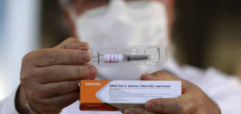 14,9 тысяч доз вакцины CoronaVac скоро привезут в Запорожье
