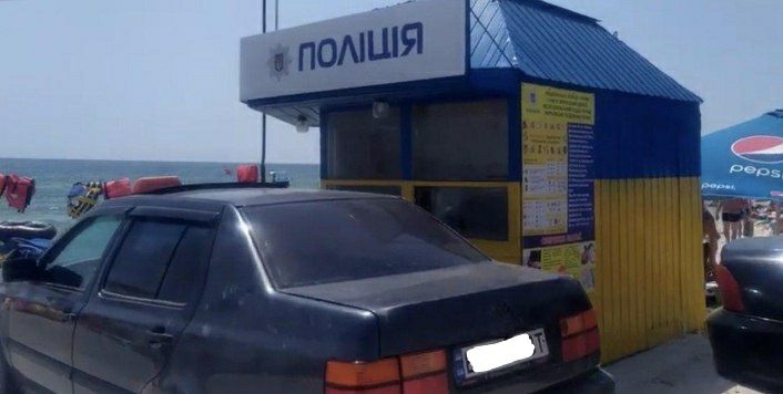 В Кирилловке российские военные украли три машины полиции