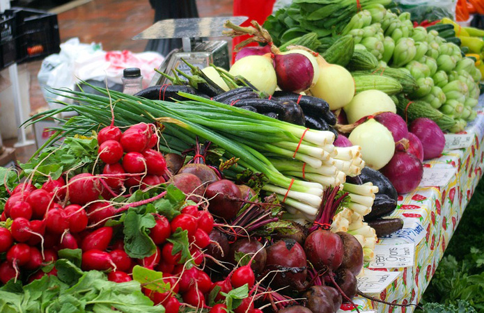На рынке в Запорожье хотели продавать овощи с нитратами