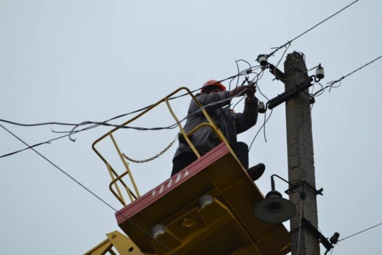 В Запорожской области возобновили высоковольтную линию электропередач
