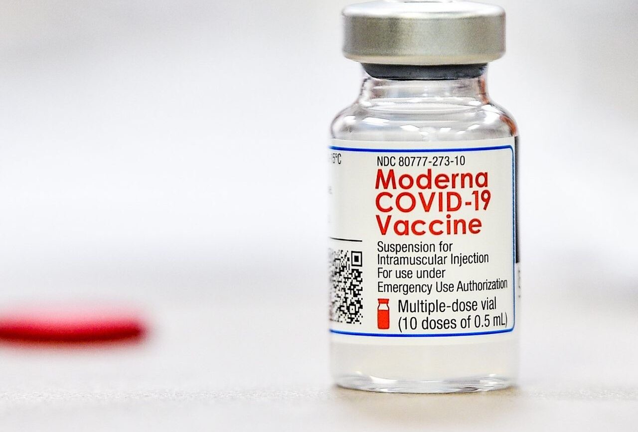 Вакцина Moderna уже в Украине. Ее предоставило правительство США