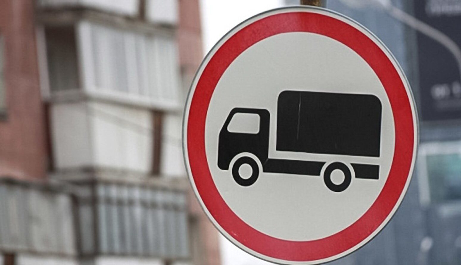 На дорогах Запорожья будут действовать ограничения для транспорта с 1 июля: детали