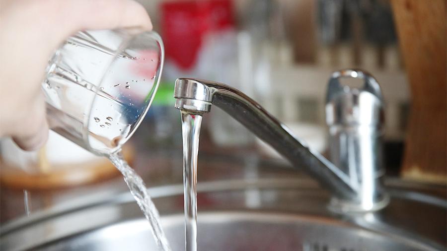 Во всех пробах питьевой воды в Запорожье выявлены отклонения