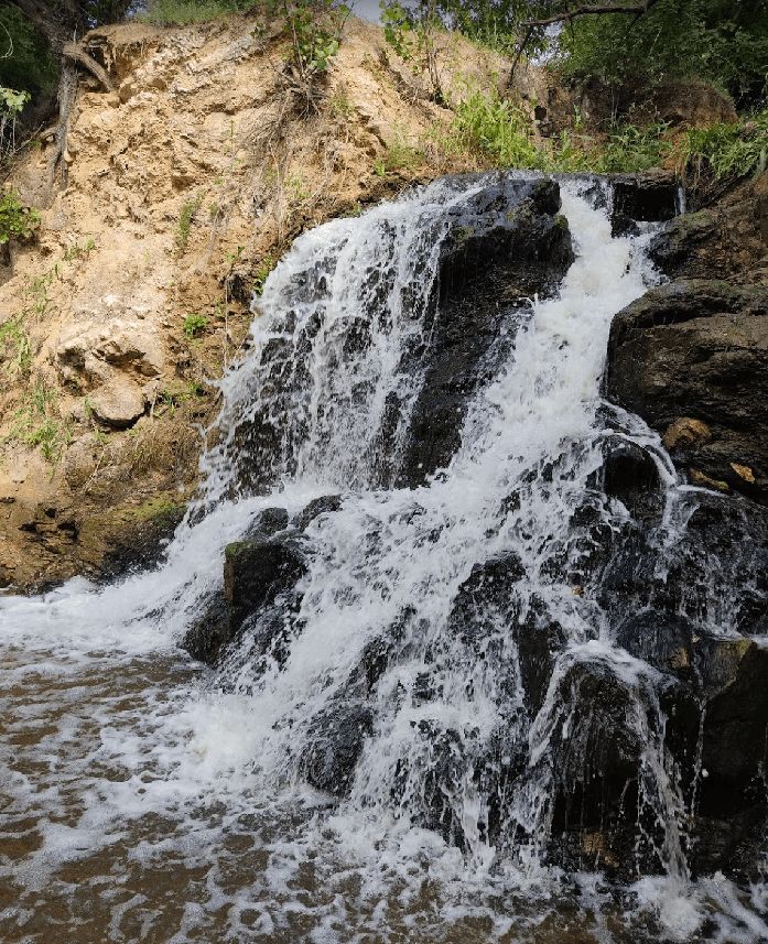 Живописные водопады и карьеры: где можно отдохнуть и искупаться возле Запорожья