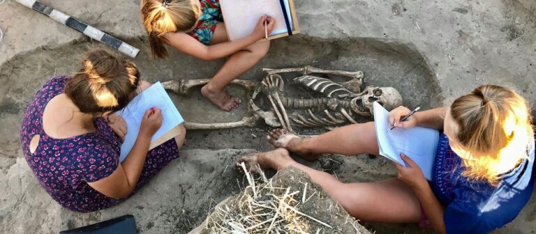 Уникальная находка на Мамай-Горе: обнаружили захоронение позднего средневековья