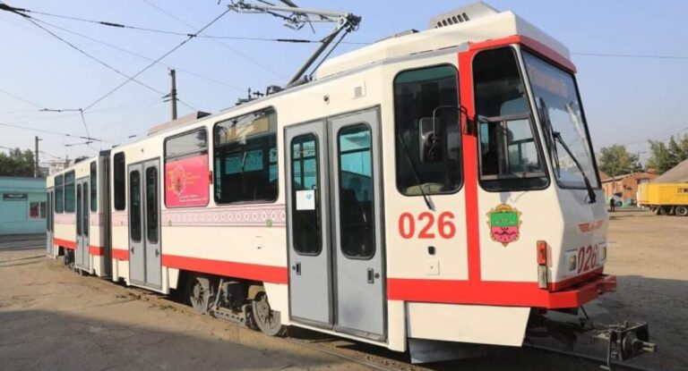 Новый трамвай в Запорожье вышел на линию: как он выглядит (ФОТО)