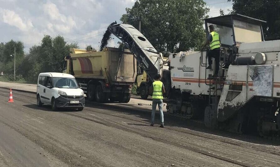 На национальной дороге по пути к Запорожью затеяли ремонт: ФОТО