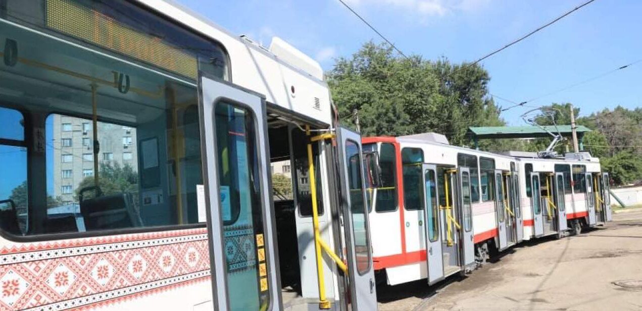 Движение трамваев и троллейбусов в Запорожье изменили