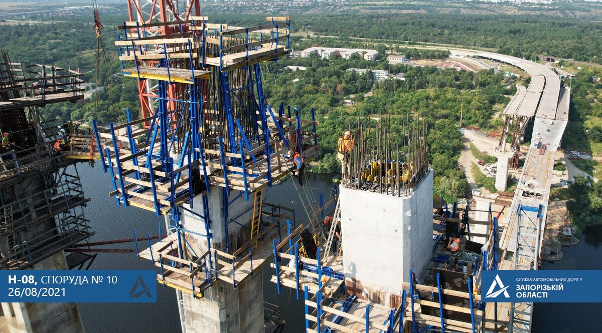 Мосты в Запорожье достроят до конца 2022 года