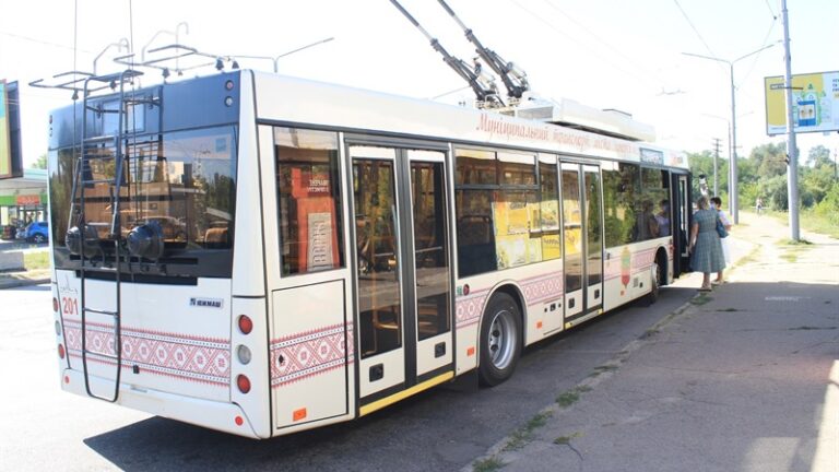 Как будет работать транспорт в Запорожье на День Государственного флага и День Независимости