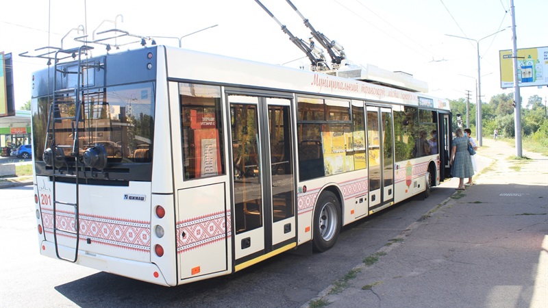Общественный транспорт в Запорожье сегодня будет работать до 20:00