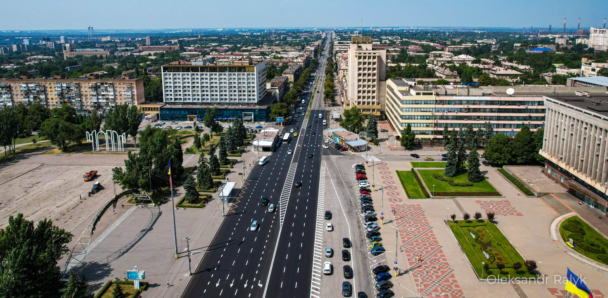 В центре Запорожья сделали новую дорогу (ФОТО)