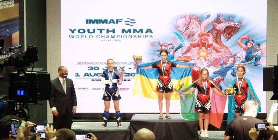 Юная спортсменка из Запорожской области стала чемпионкой мира по ММА