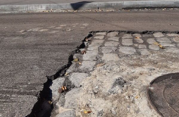 Оригинальную брусчатку старого Александровска нашли во время ремонта дороги: реакция соцсетей
