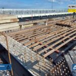 Балковый мост в Запорожье: строители бетонируют пролет