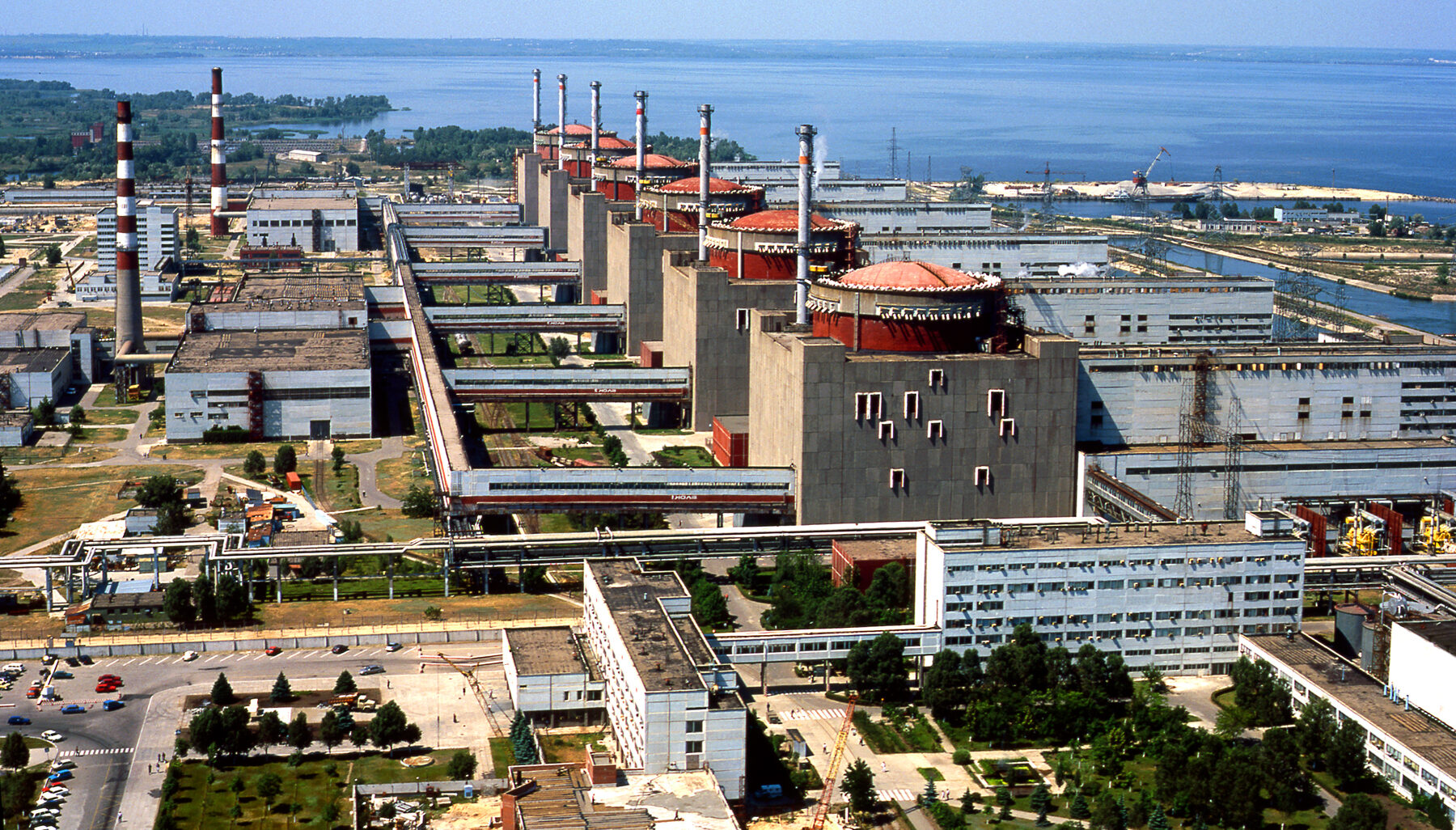 Запорожская АЭС восстановила соединение с энергосистемой Украины, – МАГАТЭ
