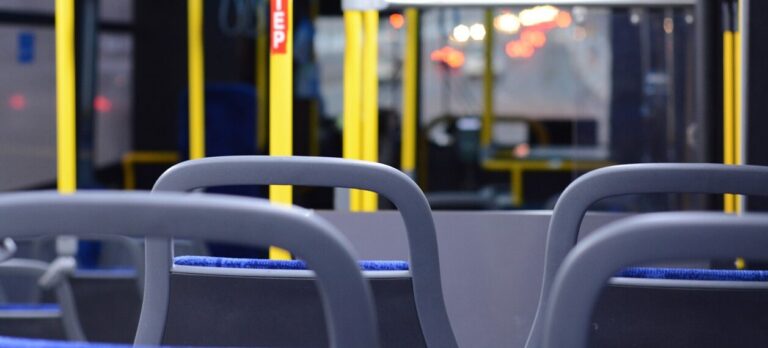 Для пенсионеров Запорожья изменились правила проезда в общественном транспорте