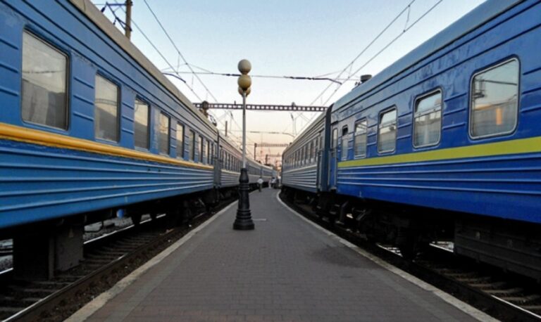 Потяг «Запоріжжя – Київ» і зворотній рейс прибуватимуть із затримкою: подробиці