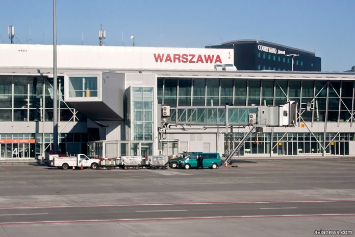 Украинским туристам разрешили въезд в Польшу