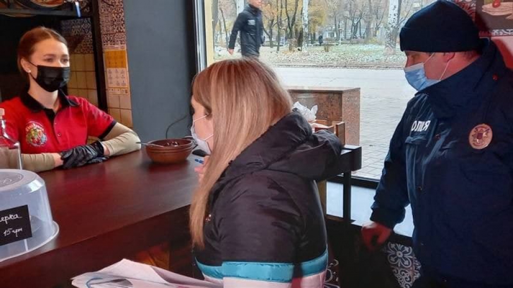 Карантин выходного дня в Запорожье: полицейские каждый день будут проверять общественные заведения