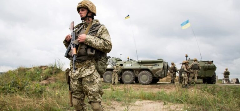 Военные учения в Запорожской области: людей просят не паниковать