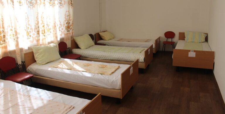 Для бездомных в Запорожье создали ночной приют