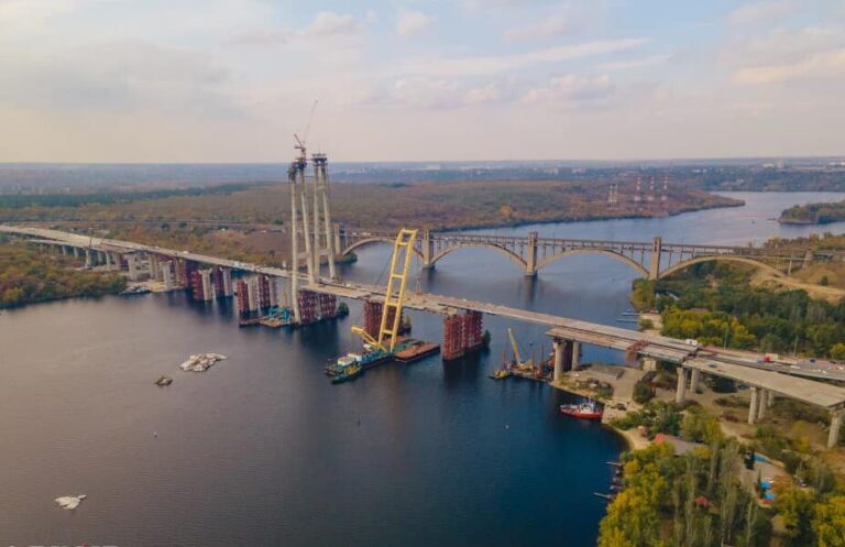 Вантовый мост в Запорожье вошел в ТОП обещаний чиновников, которые они не выполнили в 2021 году