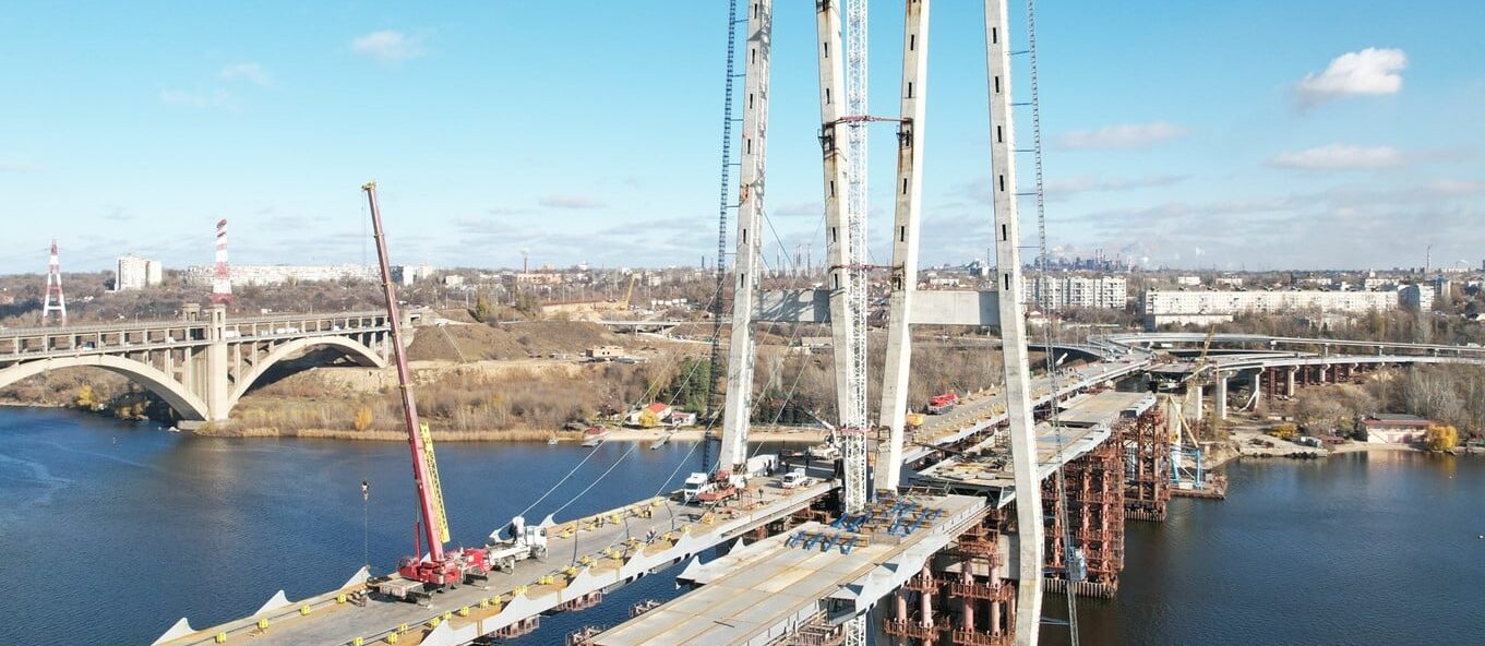 Запорожские “мосты-долгострои”: сколько потратили на мосты за все годы строительства