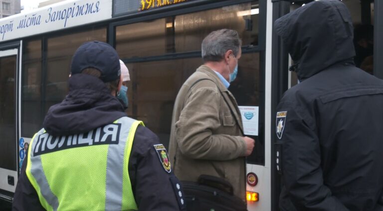 Общественный транспорт продолжают проверять на соблюдение карантина в Запорожье (ФОТО)
