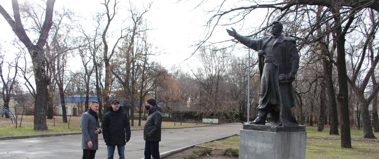 В Запорожье хотят перенести памятник Богдану Хмельницкому