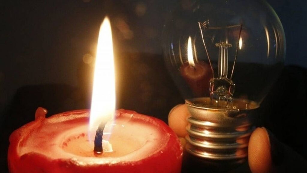 Отключение электричества в Запорожье: где сегодня не будет света