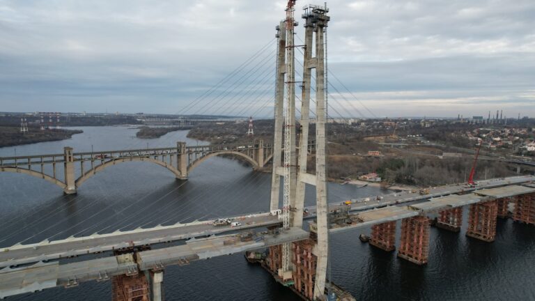 Укравтодор откроет проезд по новому мосту в Запорожье до конца декабря