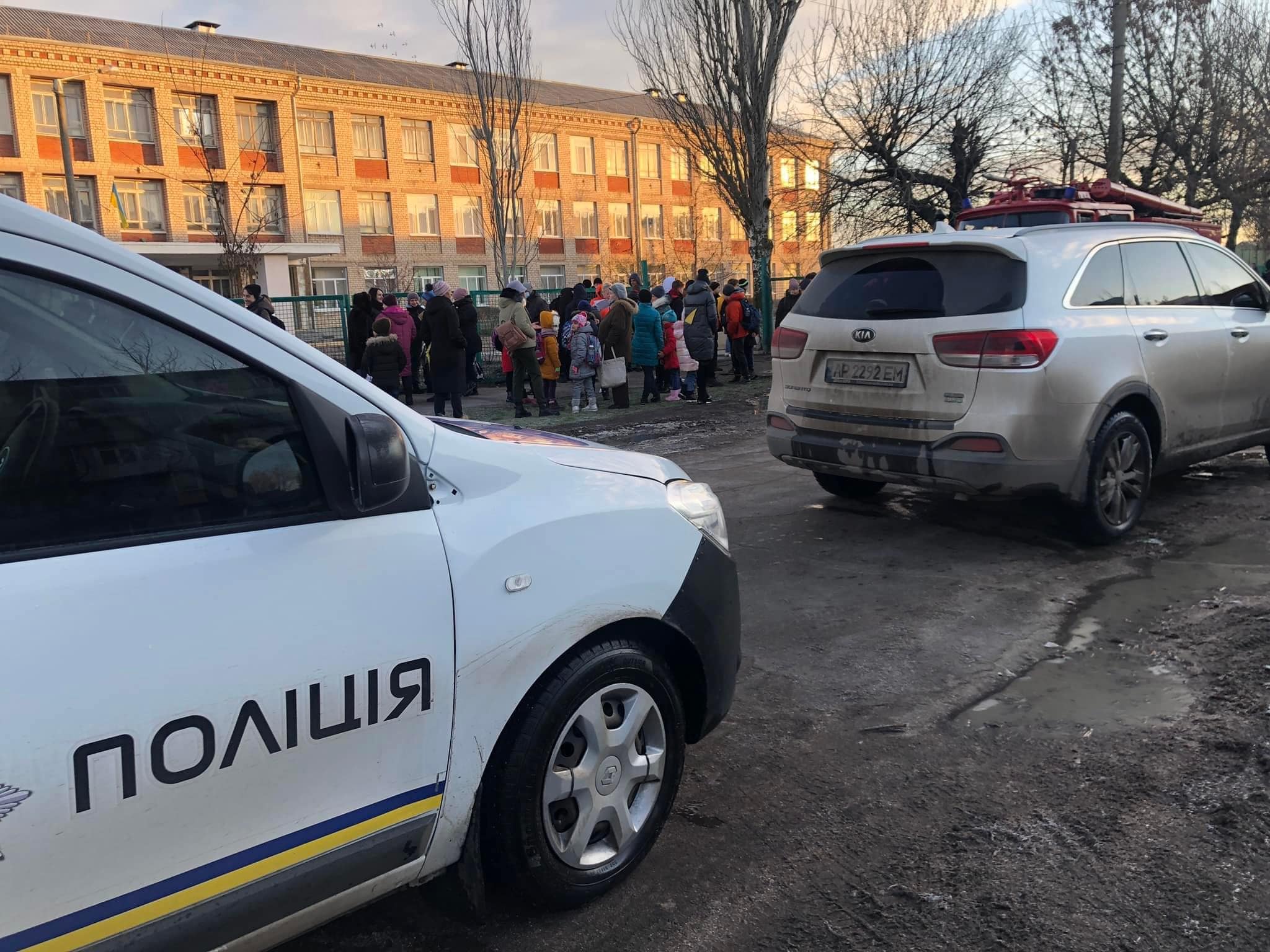 В Запорожской области сообщили о минировании нескольких школ и требуют 100 тысяч