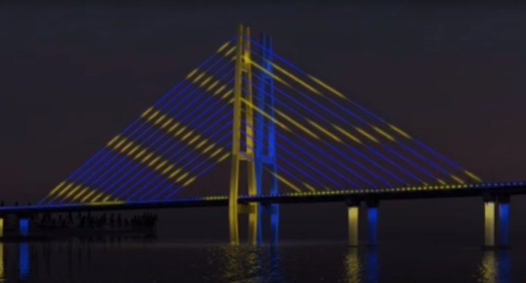 Запорожский вантовый мост после завершения строительных работ украсят LED-подсветкой (ВИДЕО)